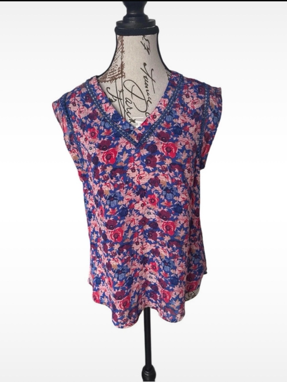 41Hawthorne Floral V-Neck Cap Sleeve Top - Blue & Pink, small